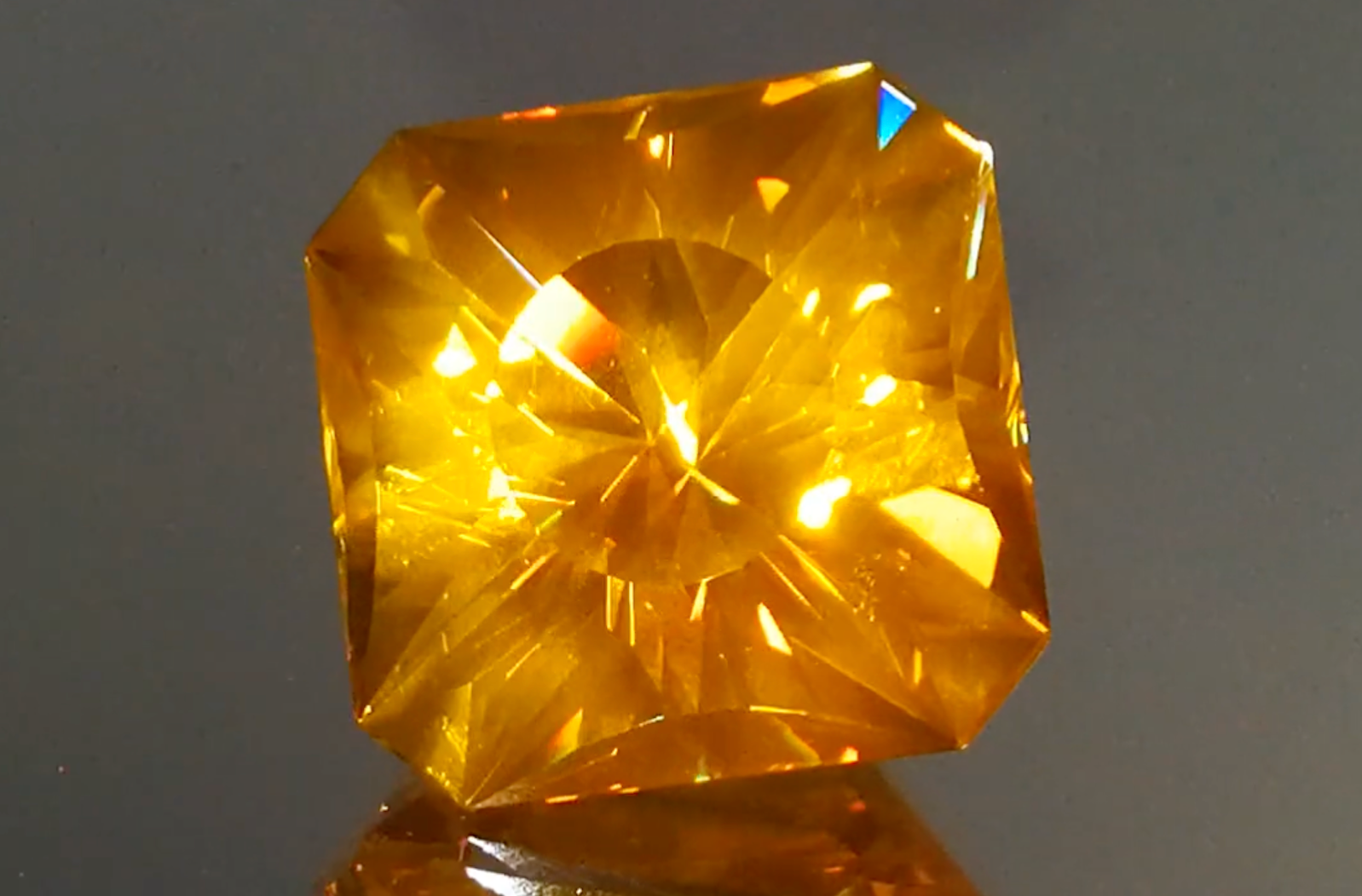 41.33ct Goldener Calcit