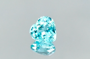 1.04ct Neon Paraiba Turmalin Ring mit D Flawless Diamanten, eingefasst in 18 Karat Gelbgold