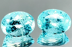 9.86ct Neon Paraiba Turmalin Ohrringe mit D Flawless Diamanten, eingefasst in 18 Karat Gelbgold