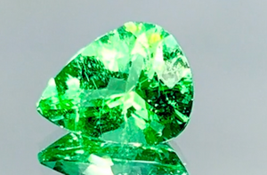 3.19ct Neon Paraiba Turmalin Ring mit D Flawless Diamanten, eingefasst in 18 Karat Weissgold