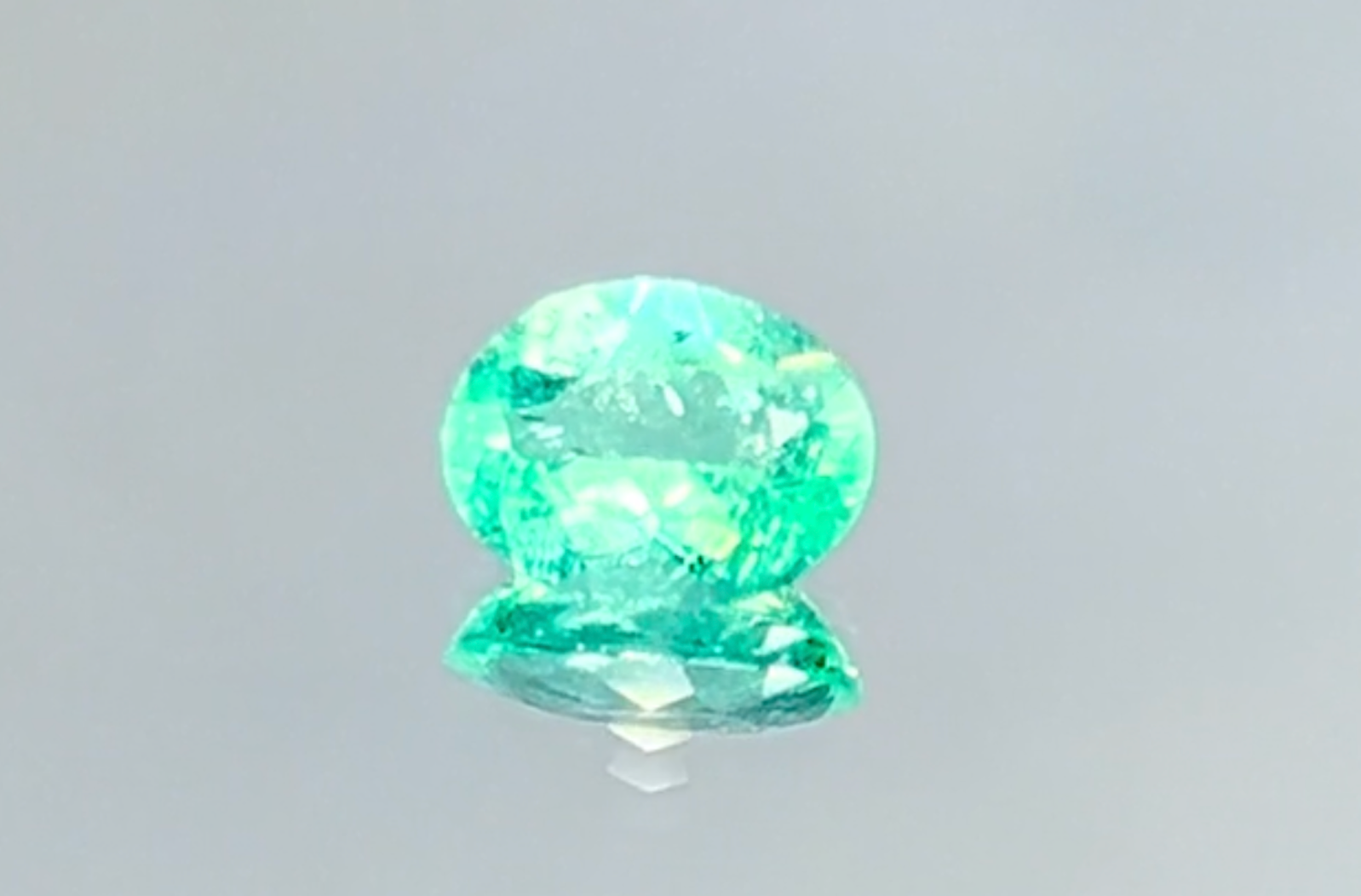 1.00ct Neon Paraiba Turmalin Ring mit D Flawless Diamanten, eingefasst in 18 Karat Weissgold