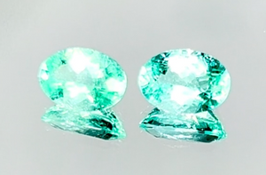 1.65ct Neon Paraiba Turmalin Ohrringe mit D Flawless Diamanten, eingefasst in 18 Karat Gelbgold