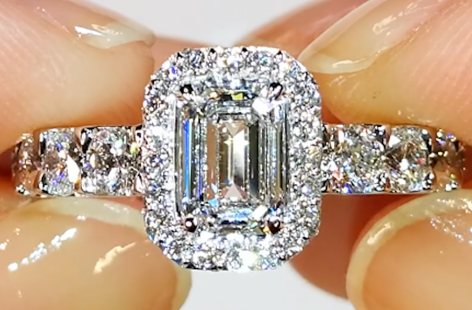 1.04ct D Flawless Golkonda Diamant Ring mit D Flawless Diamanten, eingefasst in 18 Karat Weissgold