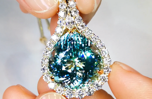 24.91ct nicht erhitzter lupenreiner Paraiba Turmalin Halskette mit D Flawless Diamanten, eingefasst in 18 Karat Gelbgold
