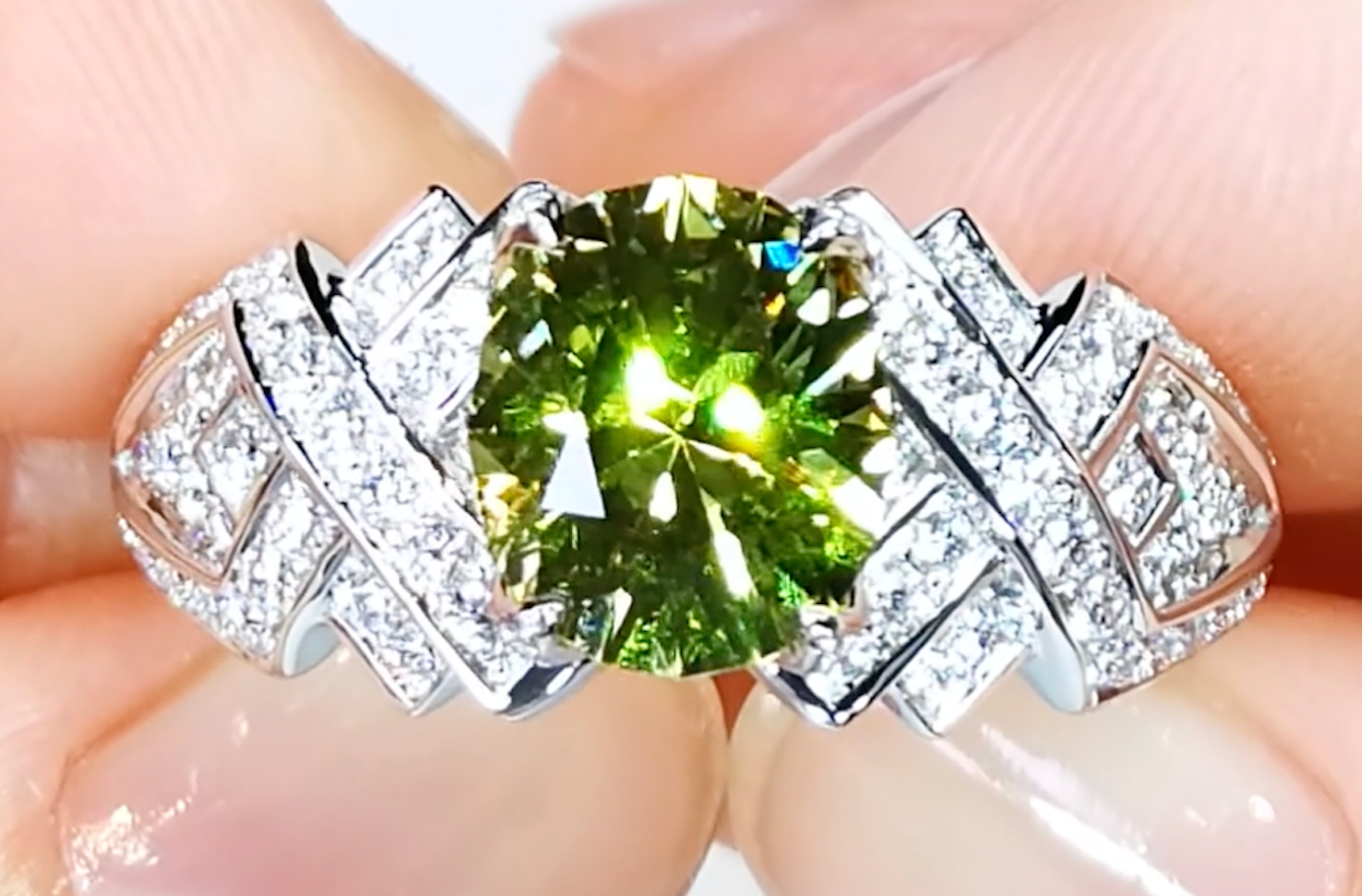 3.06ct Mali Granat Ring mit D Flawless Diamanten, eingefasst in 18 Karat Weissgold