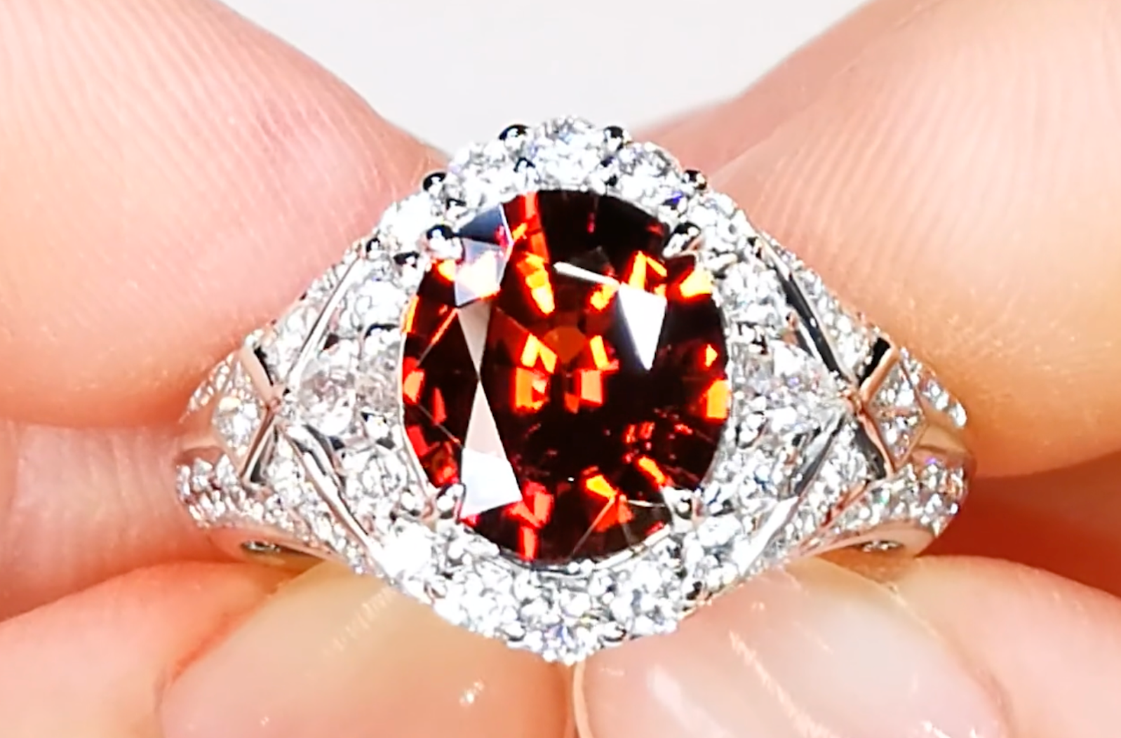 3.42ct Mandarin Granat Ring mit D Flawless Diamanten, eingefasst in 18 Karat Weissgold