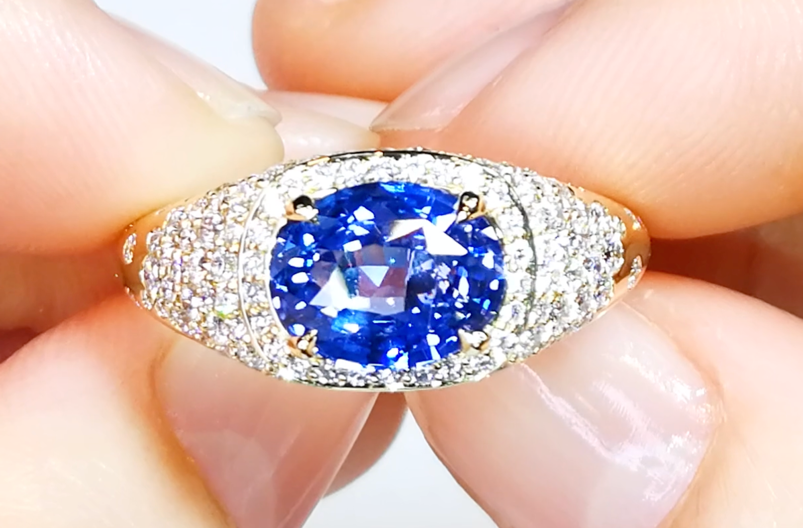 3.01ct nicht erhitzter blauer Ceylon Saphir Ring mit D Flawless Diamanten, eingefasst in 18 Karat Gelbgold