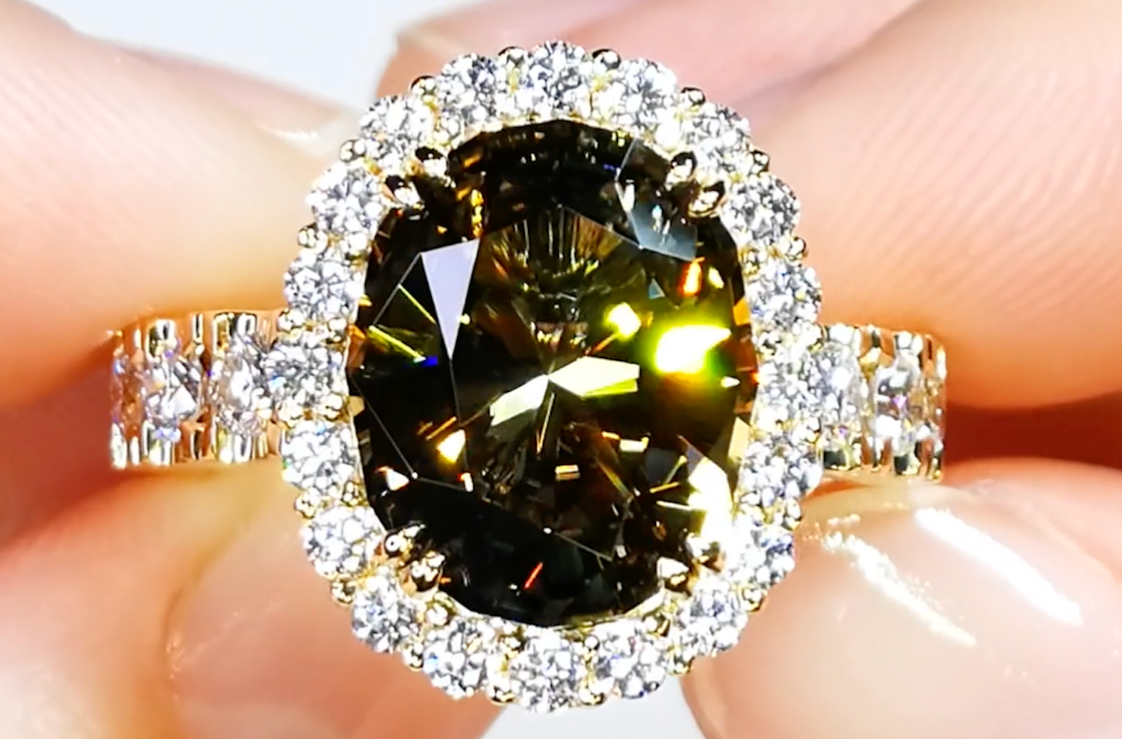 5.49ct nicht erhitzter Tansanit Ring mit D Flawless Diamanten, eingefasst in 18 Karat Gelbgold