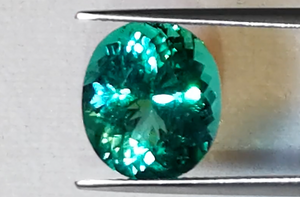 5.86ct Ölfreier brasilianischer intensiv grüner Smaragd Ring mit D Flawless Diamanten, eingefasst in 18 Karat Gold oder Platin