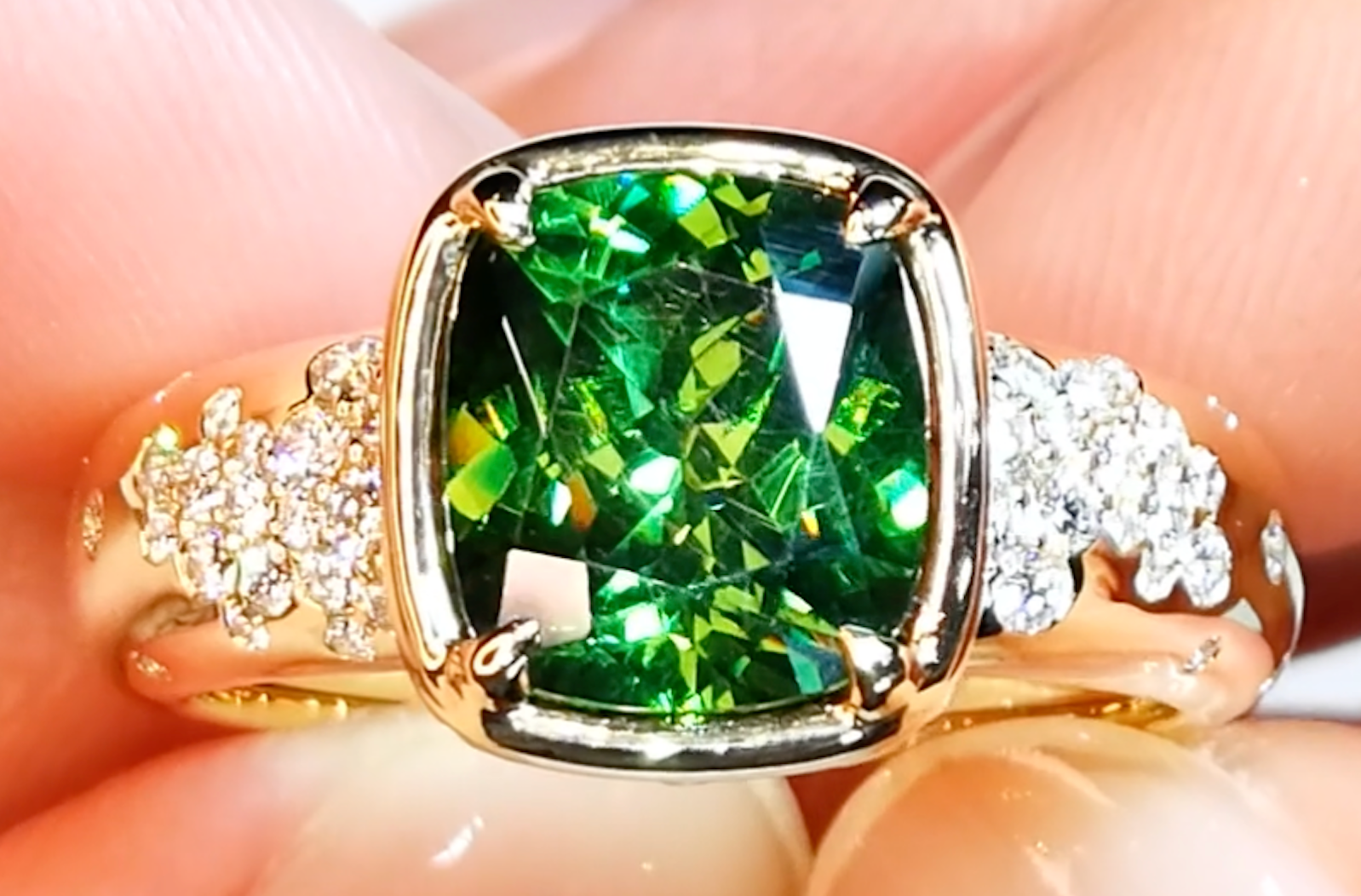 3.55ct bulgarischer Sphalerite Ring mit D Flawless Diamanten, eingefasst in 18 Karat Gelbgold