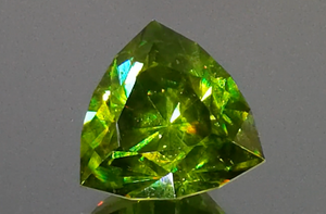 13.00ct bulgarischer Sphalerite Ring mit D Flawless Diamanten, eingefasst in 18 Karat Gelbgold