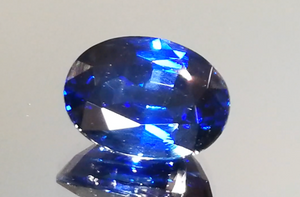 7.46ct Nicht erhitzter blauer Äthiopien Saphir Ring mit D Flawless Diamanten, eingefasst in 18 Karat Gelbgold