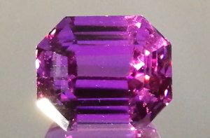 35.23ct Patroke Kunzit Halskette mit D Flawless Diamanten, eingefasst in 18 Karat Weissgold