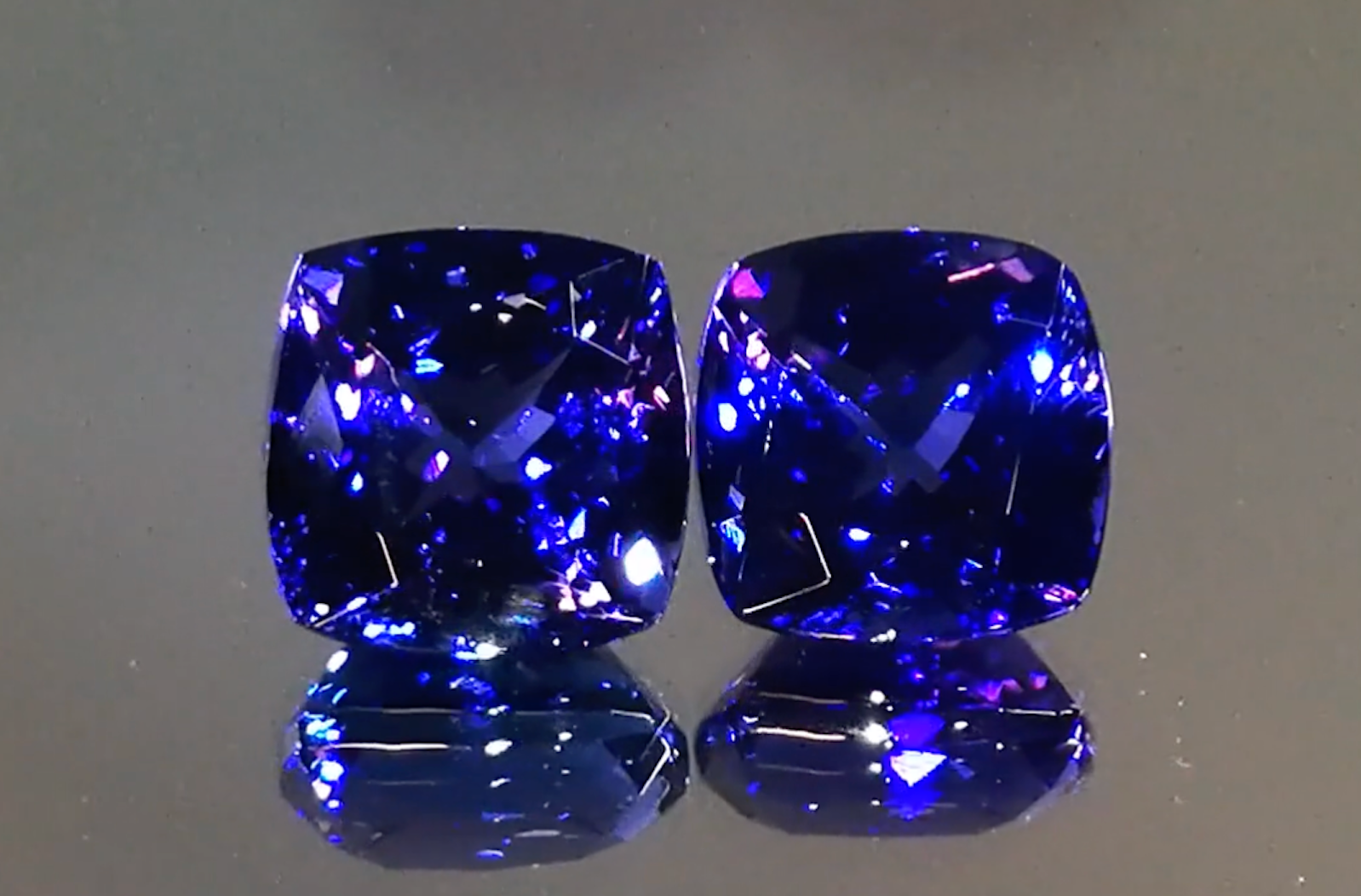 14.68ct Tansanit Ohrringe mit D Flawless Diamanten, eingefasst in 18 Karat Weissgold