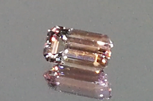 2.59ct pinker Tansanit Ring mit D Flawless Diamanten, eingefasst in 18 Karat Weissgold