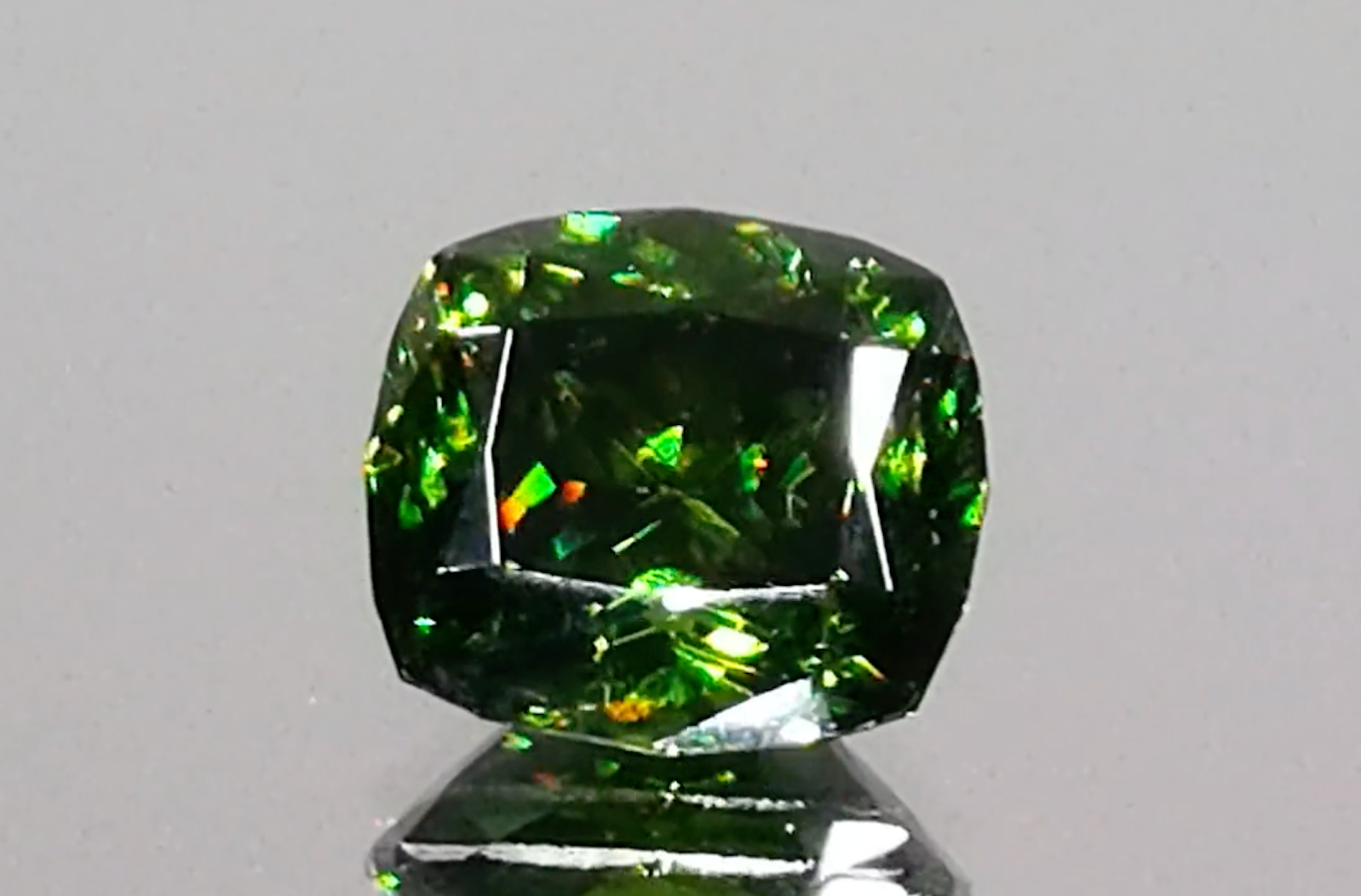 4.00ct Neon Chrom Sphalerit Ring mit D Flawless Diamanten, eingefasst in 18 Karat Gelbgold