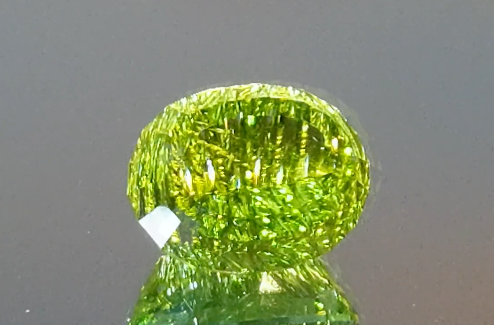 7.20ct Verdelith Turmalin Ring mit D Flawless Diamanten, eingefasst in 18 Karat Weissgold