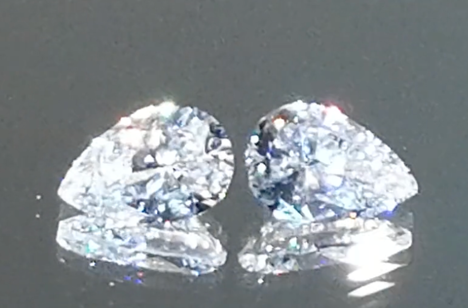 2.04ct D Flawless Golkonda Diamant Ohrringe mit D Flawless Diamanten, eingefasst in 18 Karat Weissgold