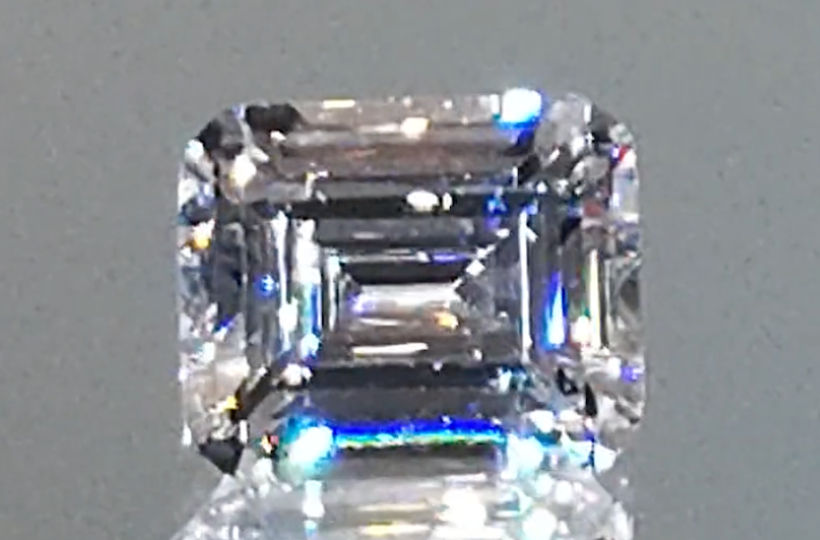 5.01ct D Flawless Golkonda Diamant Ring mit D Flawless Diamanten, eingefasst in 18 Karat Gelbgold
