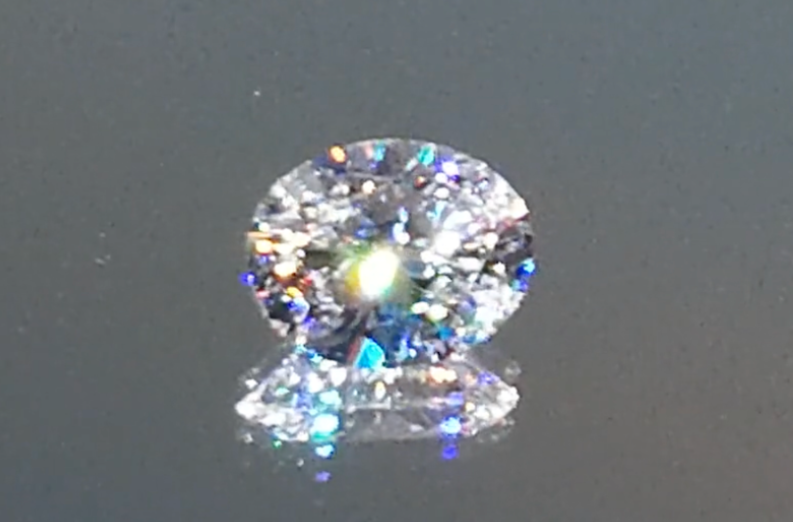 2.01ct D Flawless Golkonda Diamant Ring mit D Flawless Diamanten, eingefasst in 18 Karat Gelbgold