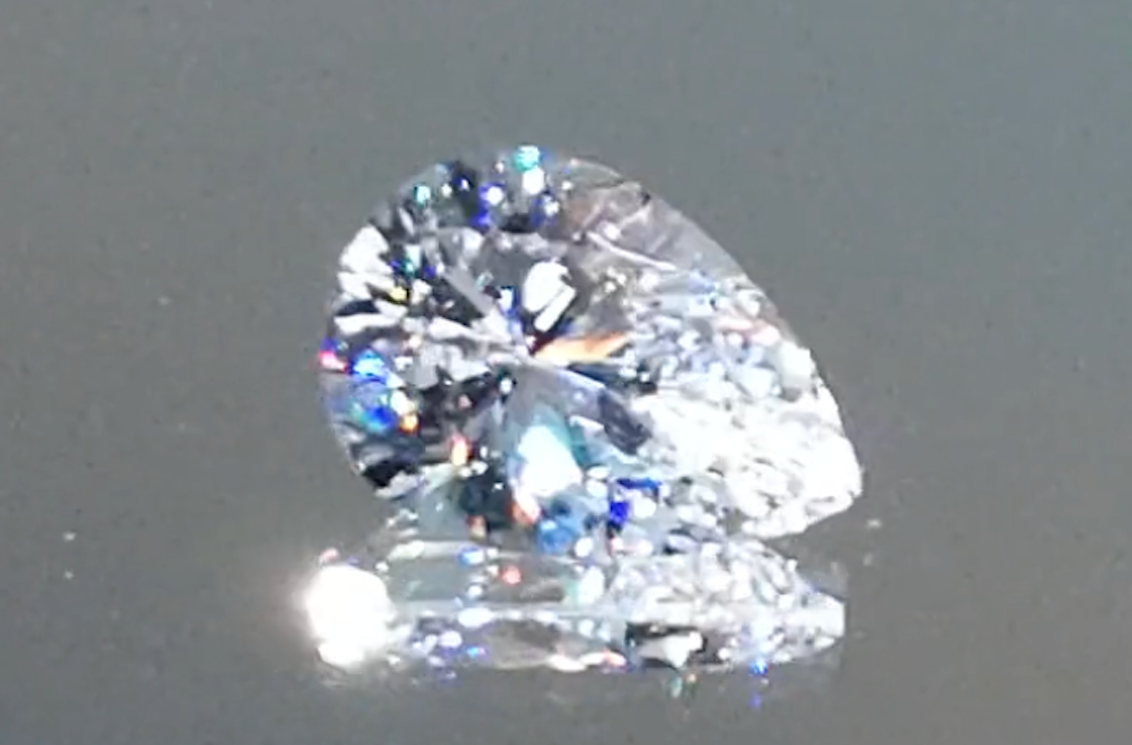 4.05ct D Flawless Golkonda Diamant Ring mit D Flawless Diamanten, eingefasst in 18 Karat Gelbgold