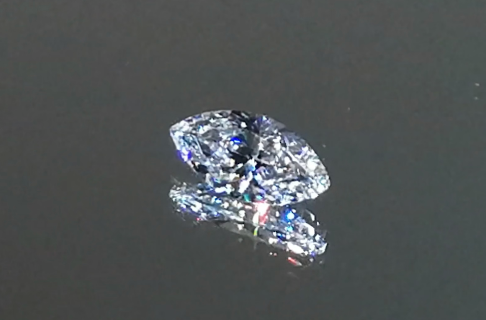 1.05ct D Flawless Golkonda Diamant Halskette mit D Flawless Diamanten, eingefasst in 18 Karat Gelbgold