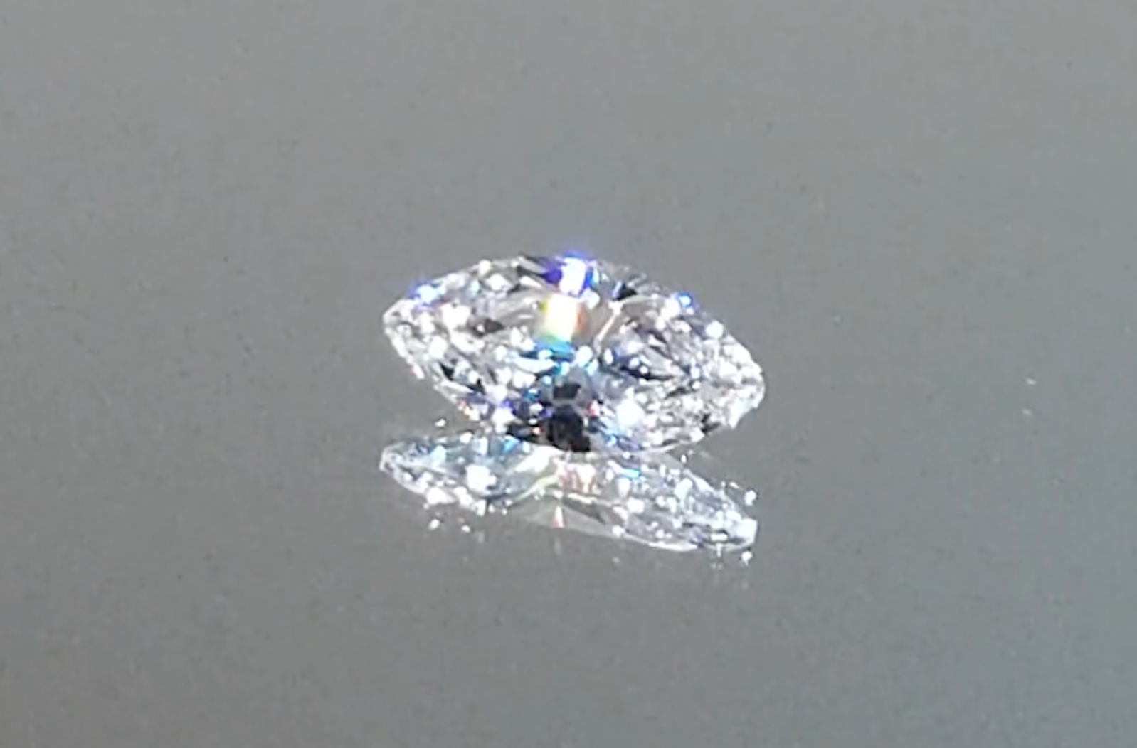 1.05ct D Flawless Golkonda Diamant Halskette mit D Flawless Diamanten, eingefasst in 18 Karat Gelbgold