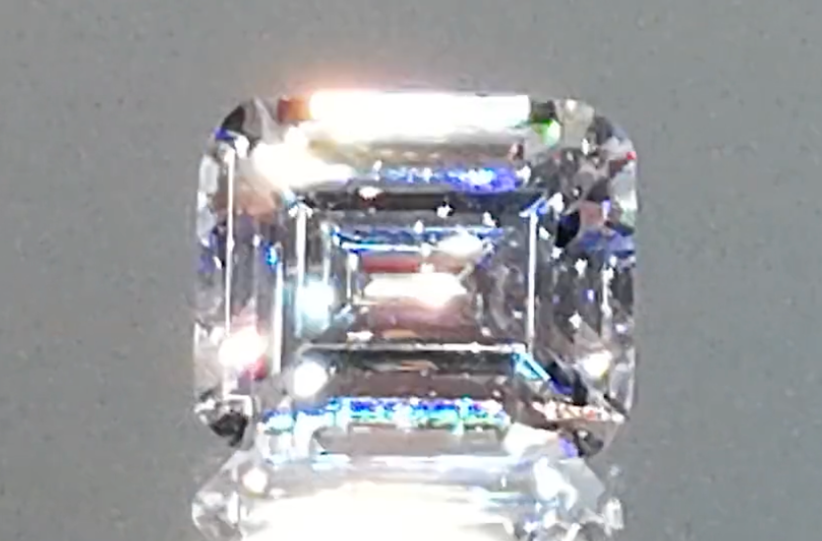 5.01ct D Flawless Golkonda Diamant Halskette mit D Flawless Diamanten, eingefasst in 18 Karat Gelbgold