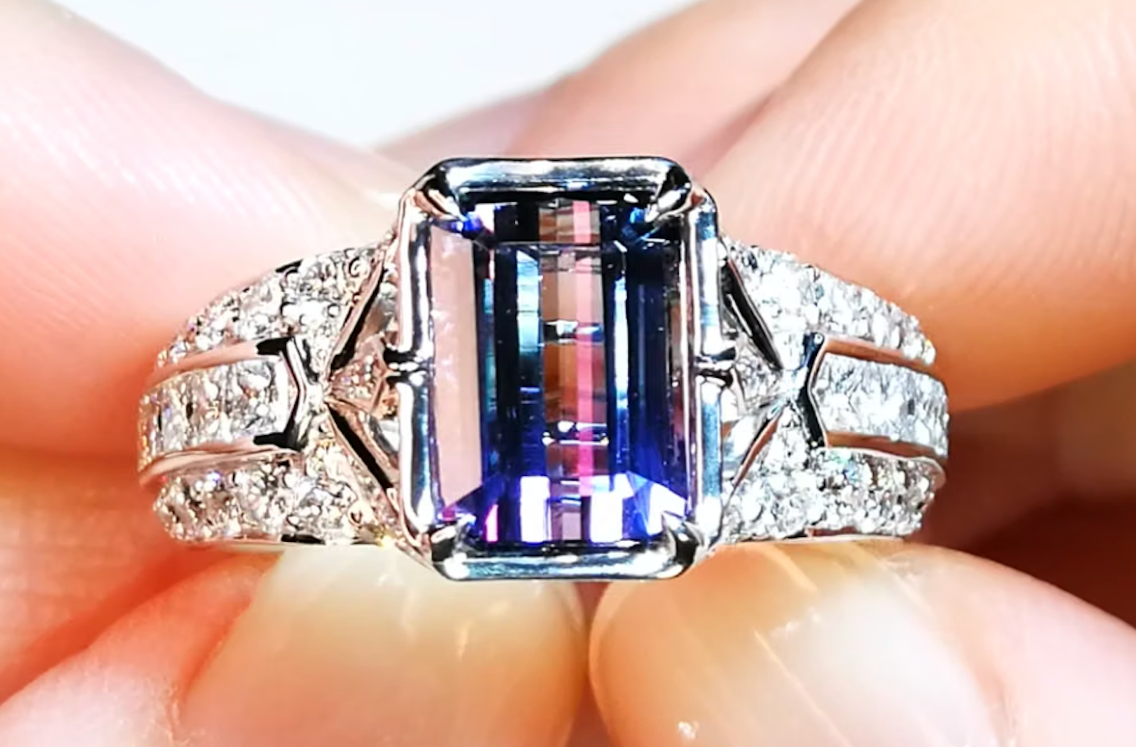 2.84ct Nicht erhitzter zweifarbiger Tansanit Ring mit D Flawless Diamanten, eingefasst in 18 Karat Weissgold
