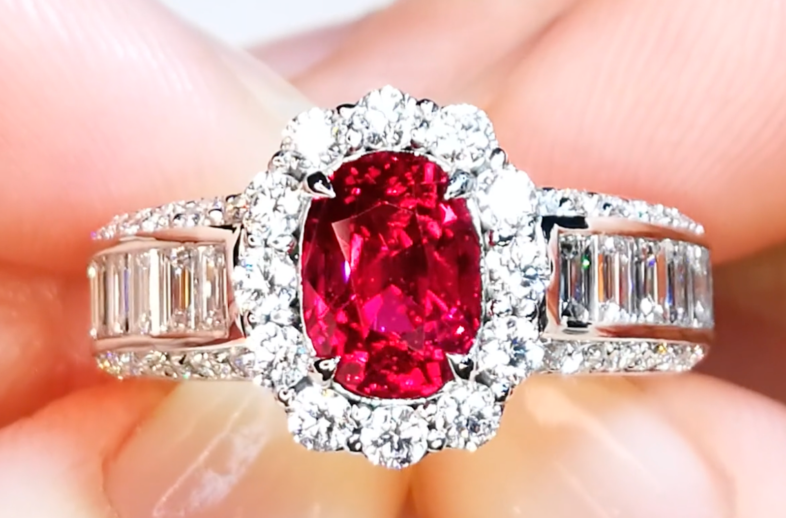 2.17ct Nicht erhitzter Neon Jedi Rubin Ring mit D Flawless Diamanten, eingefasst in 18 Karat Weissgold