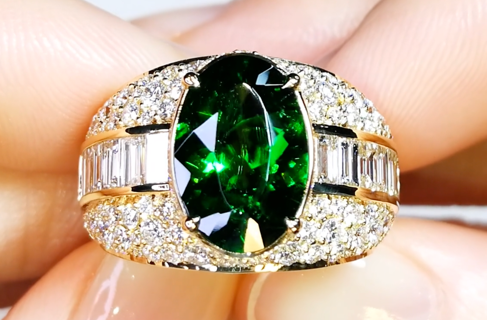 3.62ct Russischer Rekord Chrom Sphen Ring mit D Flawless Diamanten, eingefasst in 18 Karat Gelbgold