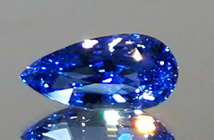 9.01ct nicht erhitzter kornblumenblauer Ceylon Saphir Ring mit D Flawless Diamanten, eingefasst in 18 Karat Gelbgold
