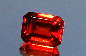 5.95ct Roter Sweet Home Rhodochrosit Ring mit D Flawless Diamanten, eingefasst in 18 Karat Gelbgold