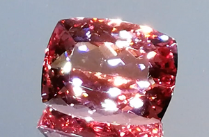 27.17ct Imperial Topas Ring mit D Flawless Diamanten, eingefasst in 18 Karat Gelbgold