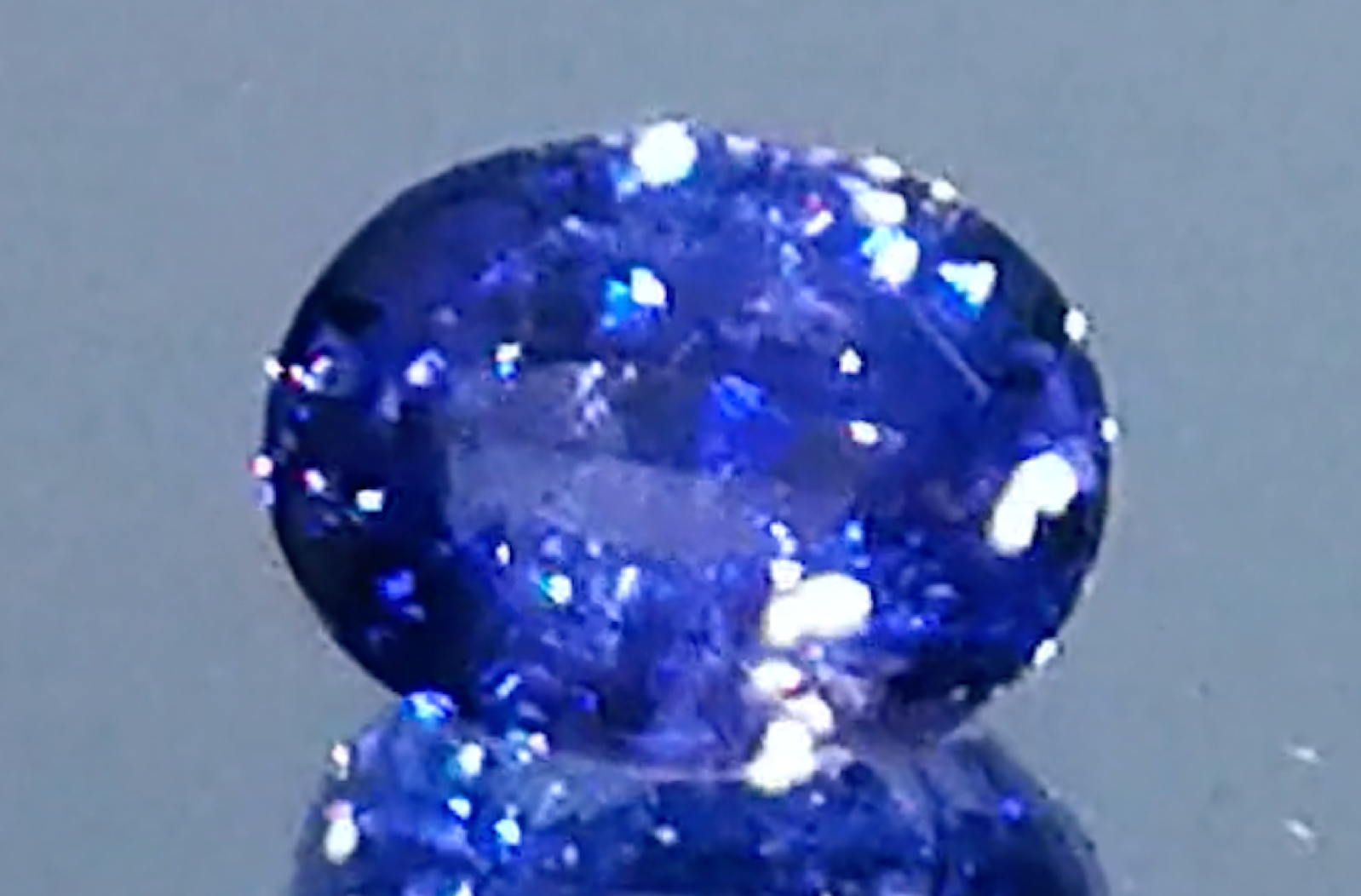 4.00ct nicht erhitzter kornblumenblauer Ceylon Saphir Ring mit D Flawless Diamanten, eingefasst in 18 Karat Weissgold