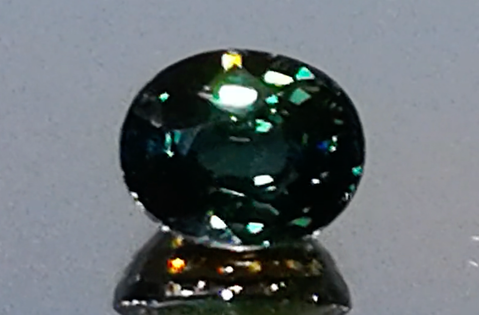 3.06ct Nicht erhitzter grüner Tansanit Ring mit D Flawless Diamanten, eingefasst in 18 Karat Gelbgold