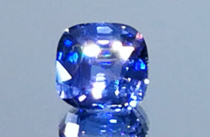 3.02ct nicht erhitzter kornblumenblauer Ceylon Saphir Ring mit D Flawless Diamanten, eingefasst in 18 Karat Gelbgold