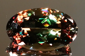 63.58ct Zultanit Halskette mit D Flawless Diamanten, eingefasst in 18 Karat Gelbgold