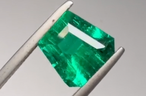 3.46ct Vivid grüner Muzo Smaragd Ring mit D Flawless Diamanten, eingefasst in 18 Karat Gelbgold