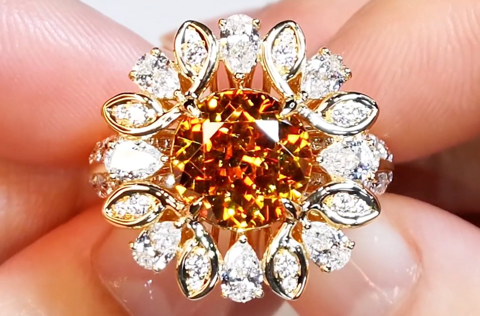4.59ct Sphalerit Ring mit D Flawless Diamanten, eingefasst in 18 Karat Gelbgold