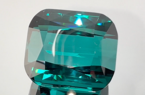 107.09ct Lupenreiner blauer afghanischer Rekord Indikolit Turmalin Halskette mit D Flawless Diamanten, eingefasst in 18 Karat Gelbgold