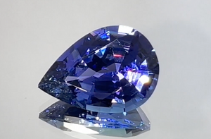 8.91ct Nicht erhitzter lupenreiner Tansanit Ring mit D Flawless Diamanten, eingefasst in 18 Karat Gelbgold
