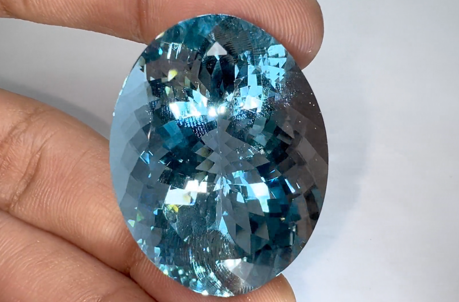 93.80ct Rekord Tatu Santa Maria Aquamarin Halskette mit D Flawless Diamanten, eingefasst in 18 Karat Weissgold