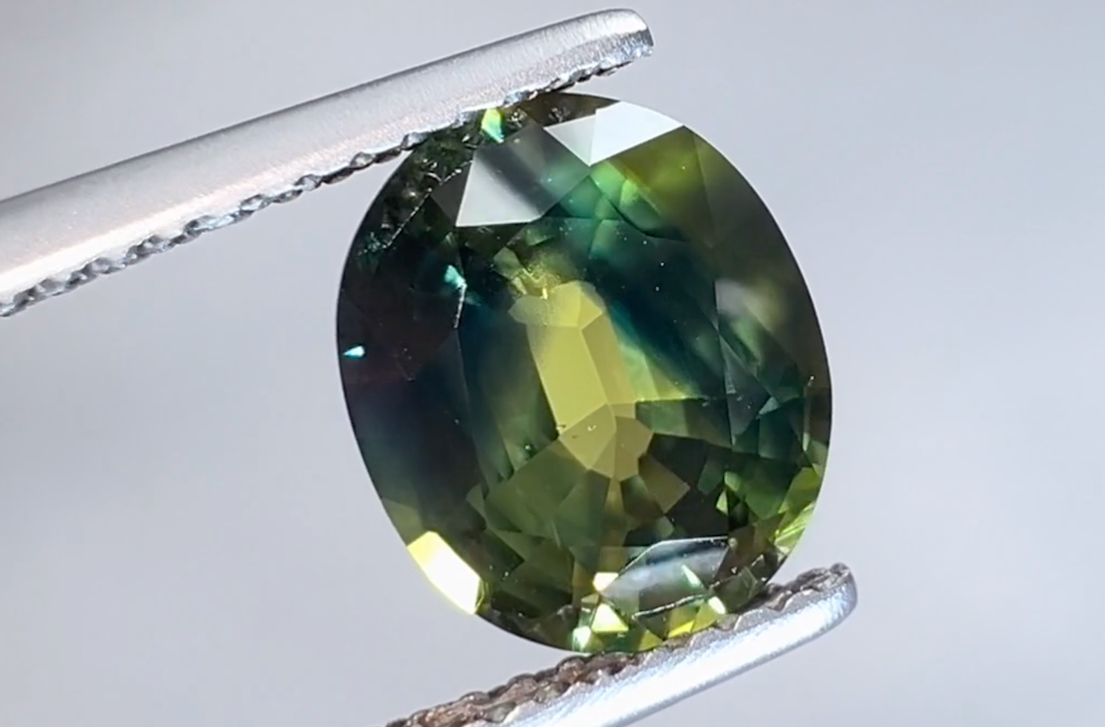 2.94ct Nicht erhitzter Boomerang Saphir Ring mit D Flawless Diamanten, eingefasst in 18 Karat Gelbgold