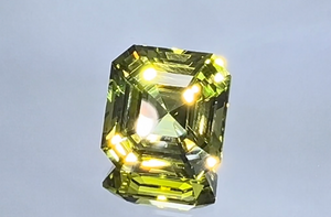 4.56ct Asscher Chrysoberyll Ring mit D Flawless Diamanten, eingefasst in 18 Karat Gelbgold