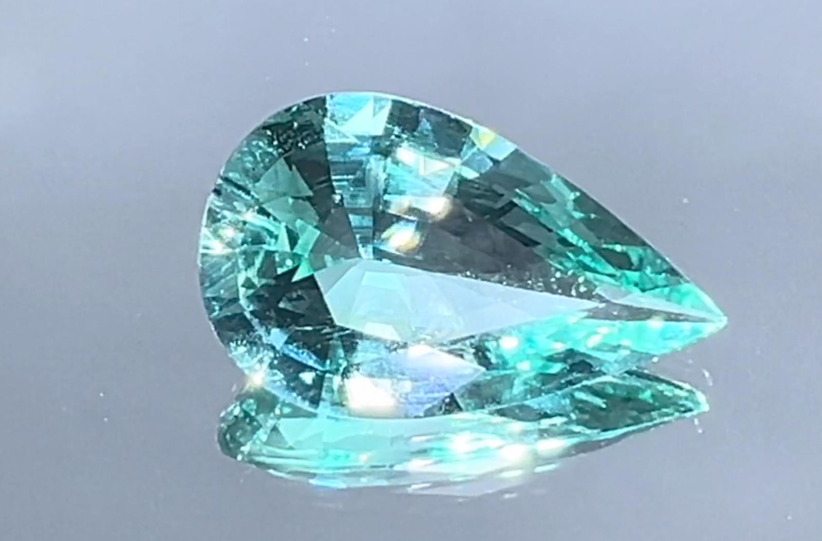 3.43ct Ölfreier nigerianischer Smaragd Ring mit D Flawless Diamanten, eingefasst in 18 Karat Gelbgold