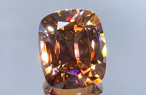 10.32ct Imperial Zirkon Ring mit D Flawless Diamanten, eingefasst in 18 Karat Gelbgold