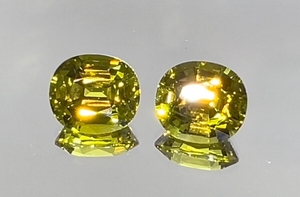 4.36ct Andradit Granat Ohrringe mit D Flawless Diamanten, eingefasst in 18 Karat Gelbgold