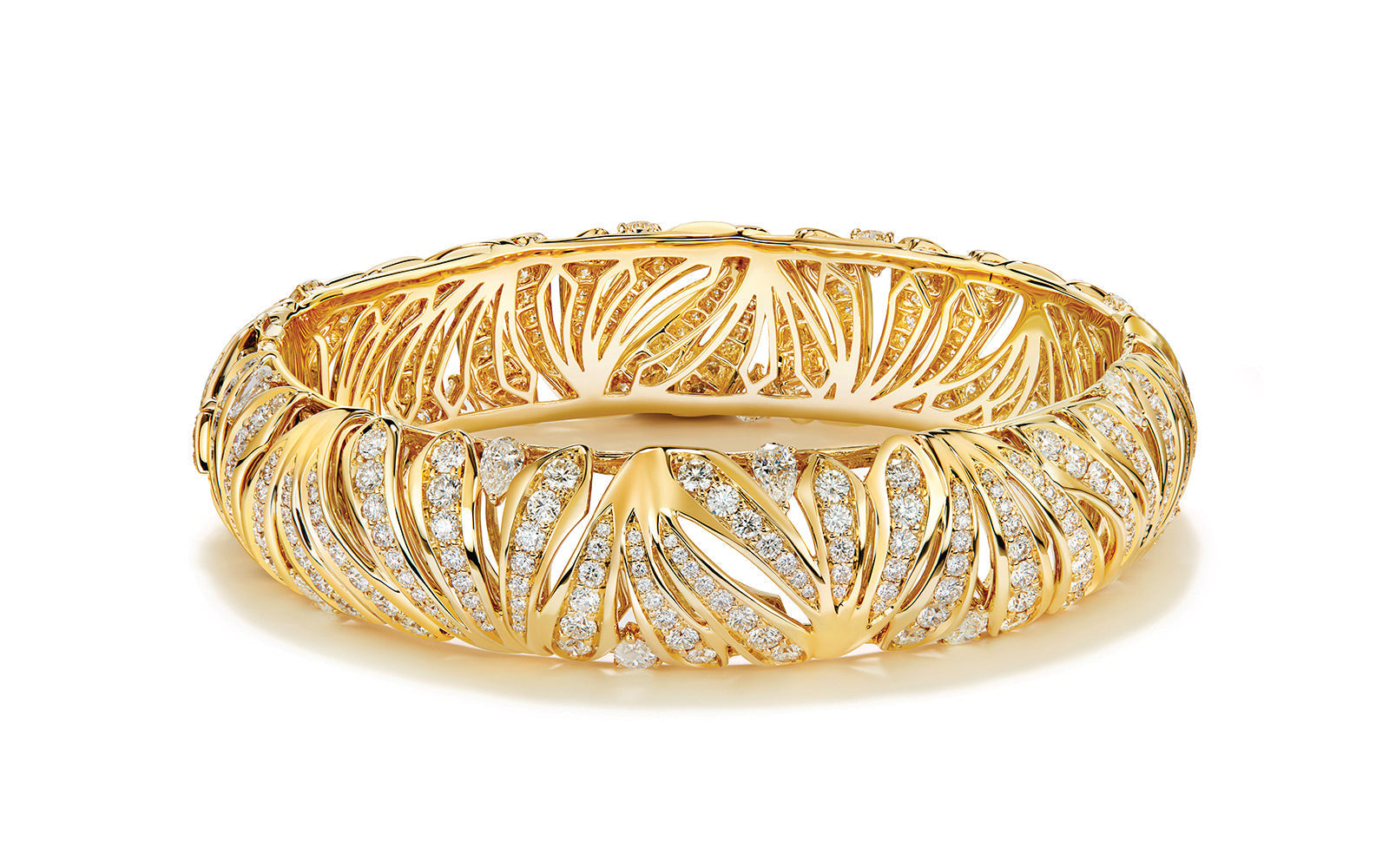 10.26ct D Flawless Diamanten Armreif eingefasst in 18 Karat Gelbgold