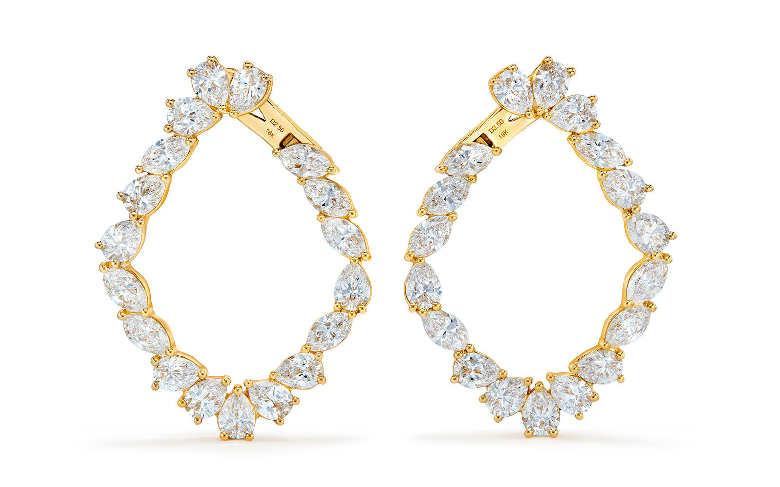 5.00ct D Flawless Diamanten Ohrringe eingefasst in 18 Karat Gelbgold